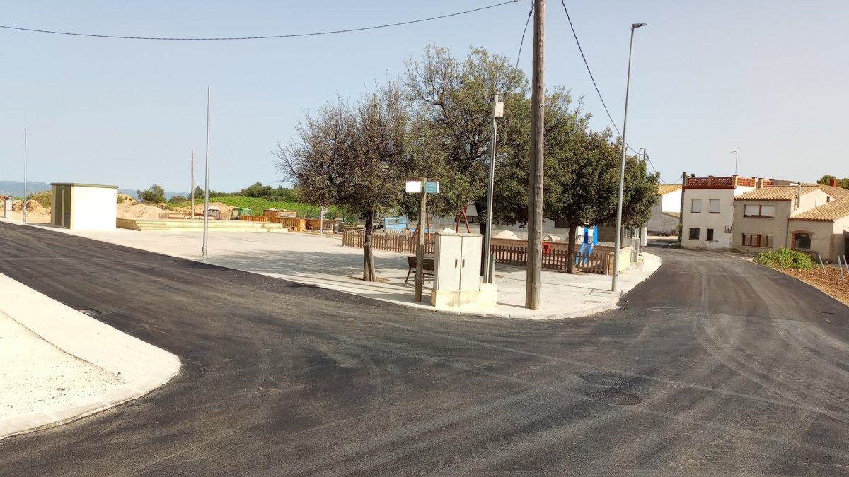 As obras de urbanização em torno da Plaça de l’Alzinar estão chegando ao fim