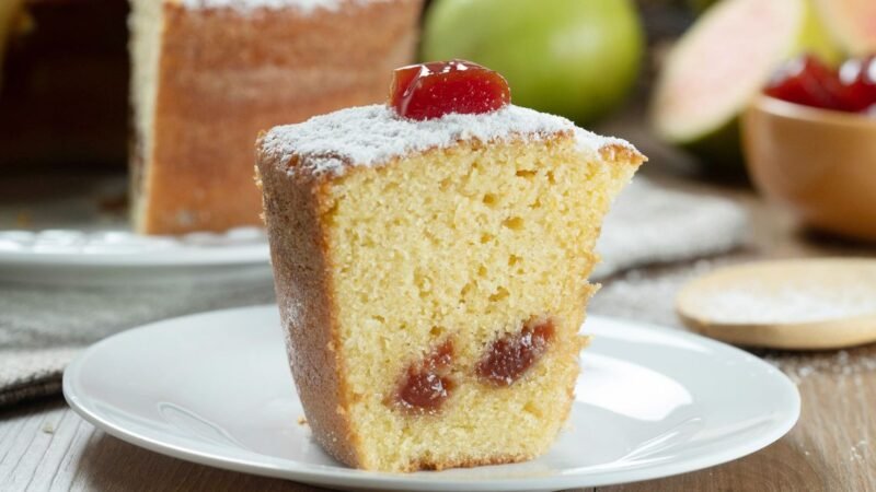 Bolo de Fubá com Goiabada: Receita Simples e Saborosa