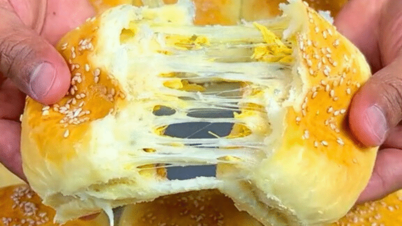 Pão Recheado de Frango e Queijo: Receita Fácil e Massa que Derrete na Boca