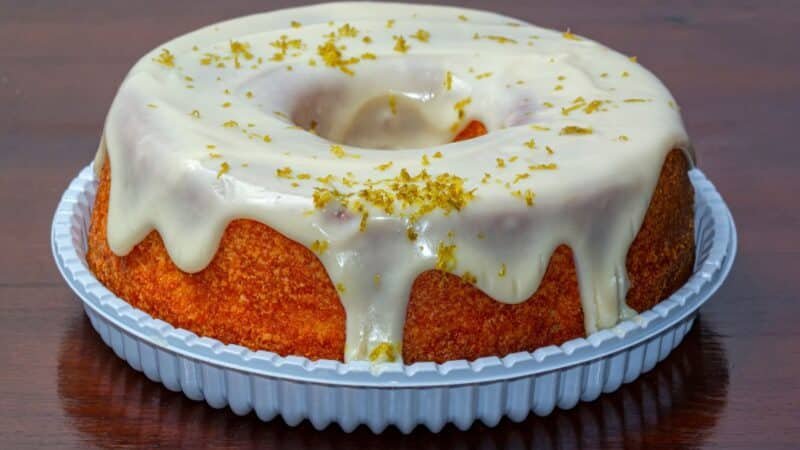 Bolo de Limão com Cobertura Cremosa: Receita Fácil e Deliciosa