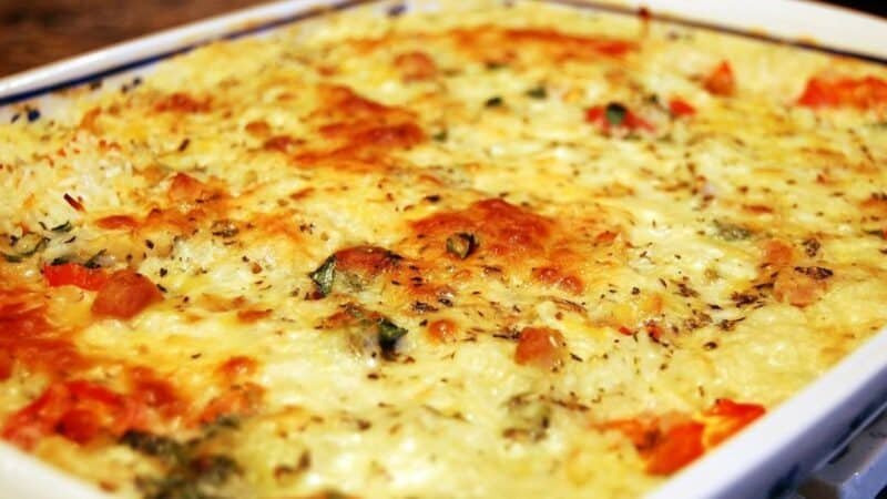 Arroz de Forno: Receita Cremosa e Fácil para o Almoço de Domingo