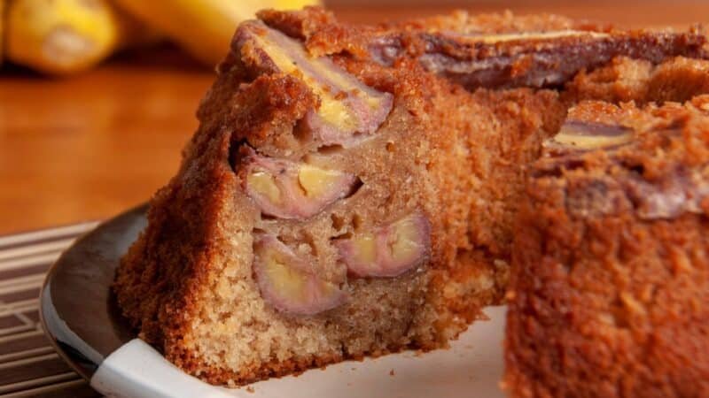 Bolo de Banana Feito com a Casca – Fica Incrível!