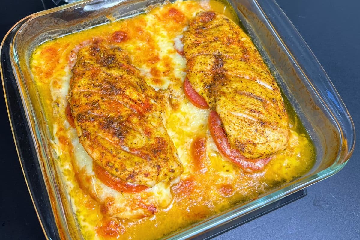 Frango Recheado com Queijo e Tomate: Receita Fácil e Deliciosa