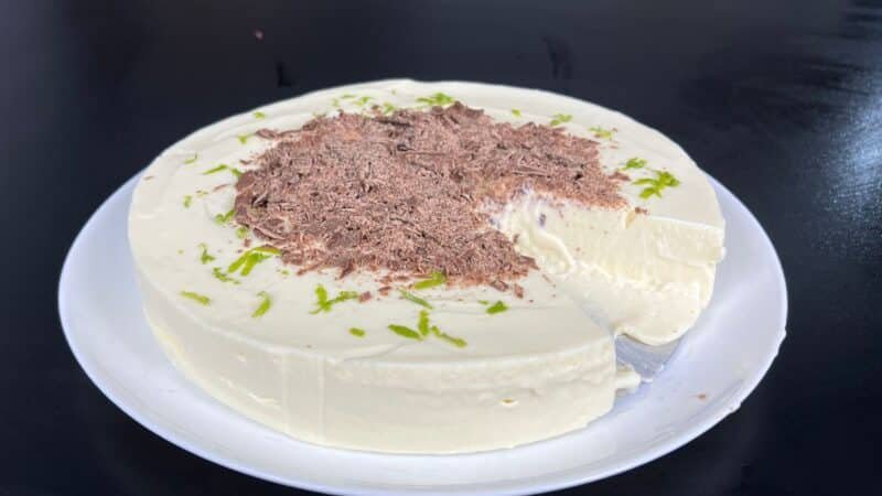 Sobremesa de Limão com Raspas de Chocolate: Cremosa e Deliciosa
