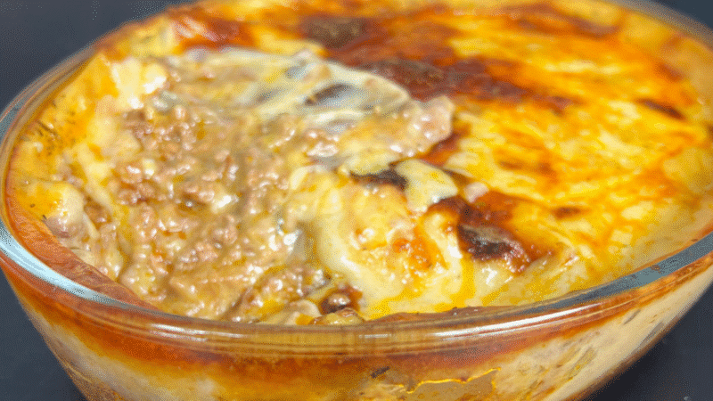 Carne Moída com Molho Branco na Travessa – Receita Fácil e Deliciosa