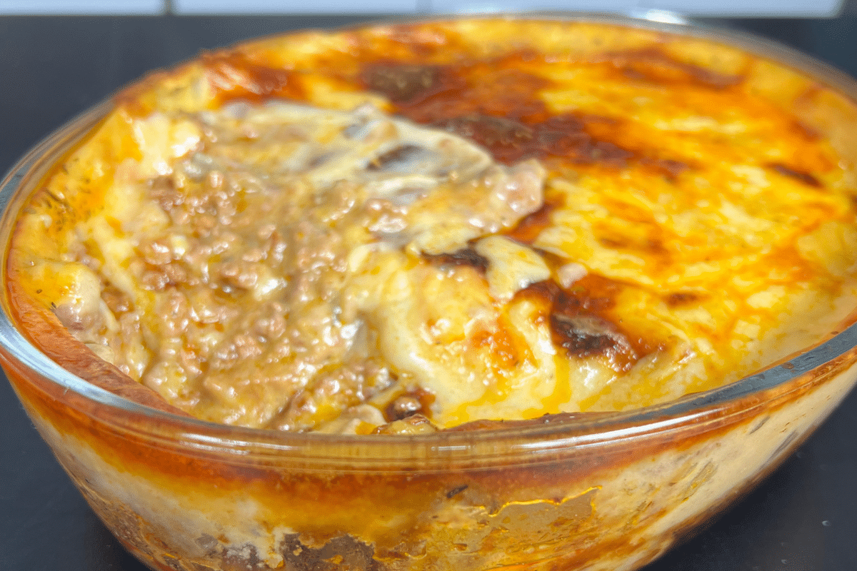 Carne Moída com Molho Branco na Travessa – Receita Fácil e Deliciosa