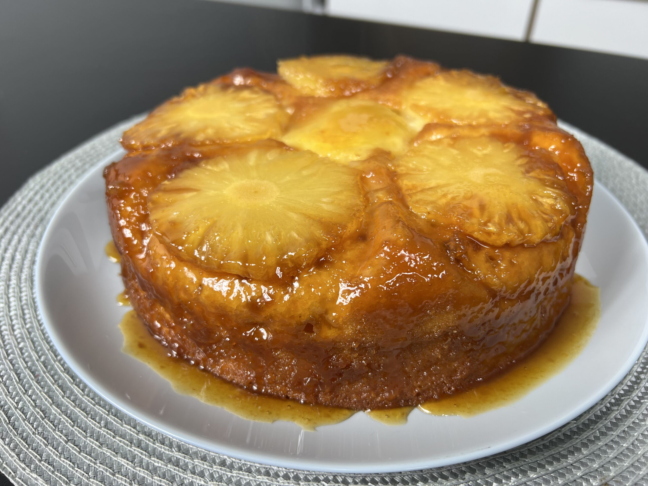 Bolo de Abacaxi Caramelizado – Receita Fácil, Macia e Deliciosa!