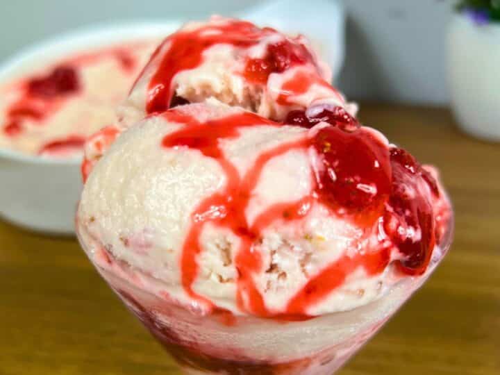 Sorvete de Morango Caseiro: Cremoso, Fácil e com Apenas 3 Ingredientes