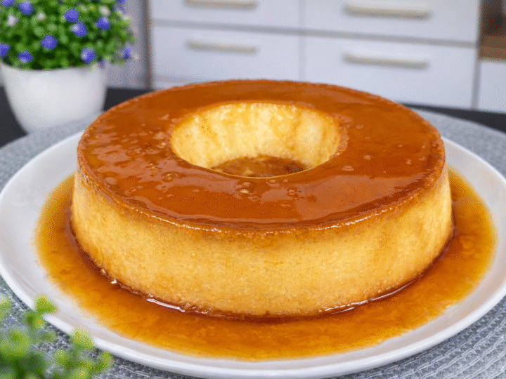 Pudim de Pão Cremoso: Receita Fácil para Aproveitar Pão Velho