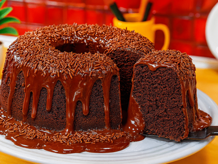 Bolo de Chocolate com Café: Um Segredo Simples que Deixa o Bolo Perfeito
